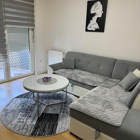 Amina Apartment ทูซลา ภายนอก รูปภาพ