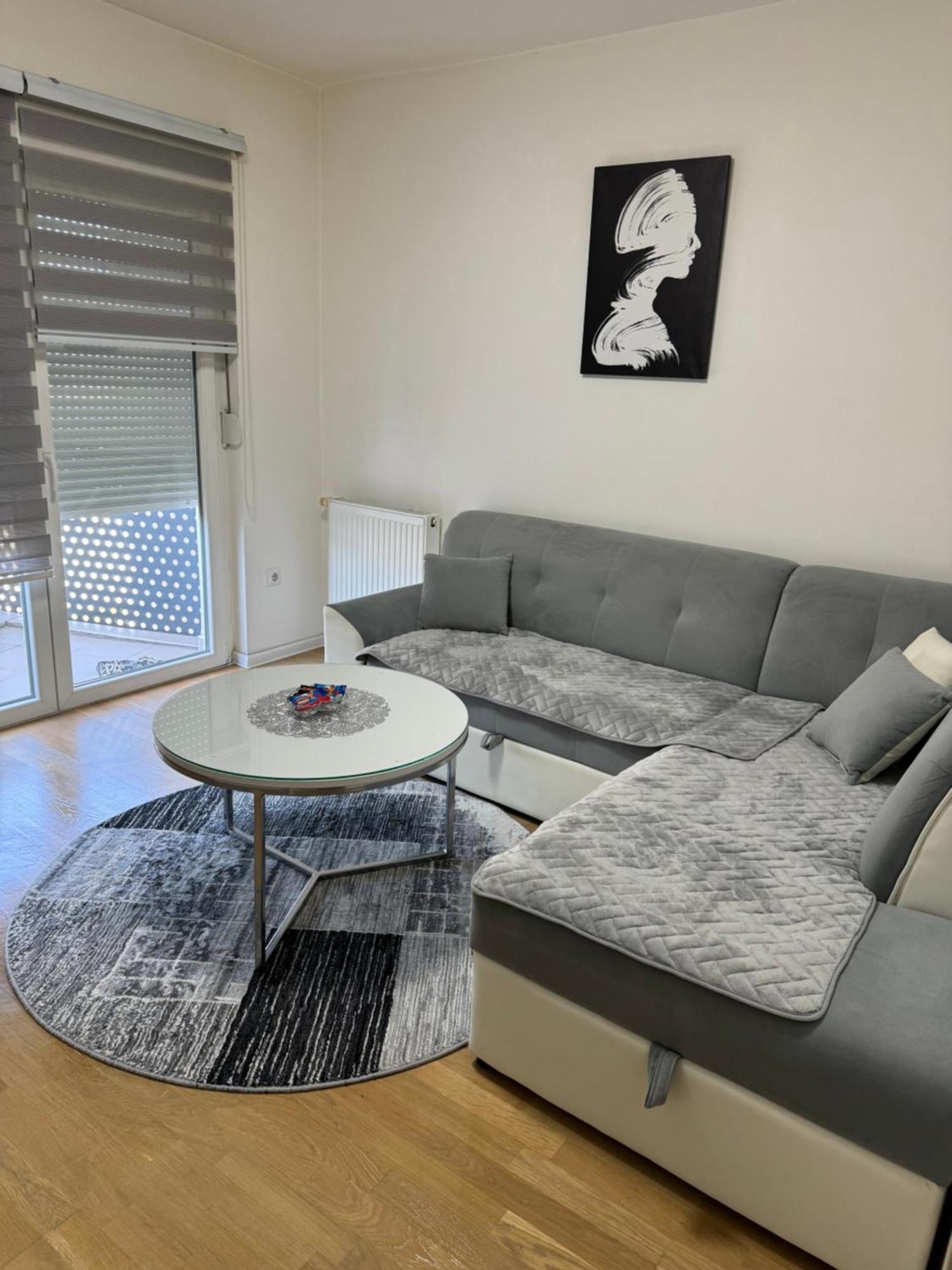 Amina Apartment ทูซลา ภายนอก รูปภาพ