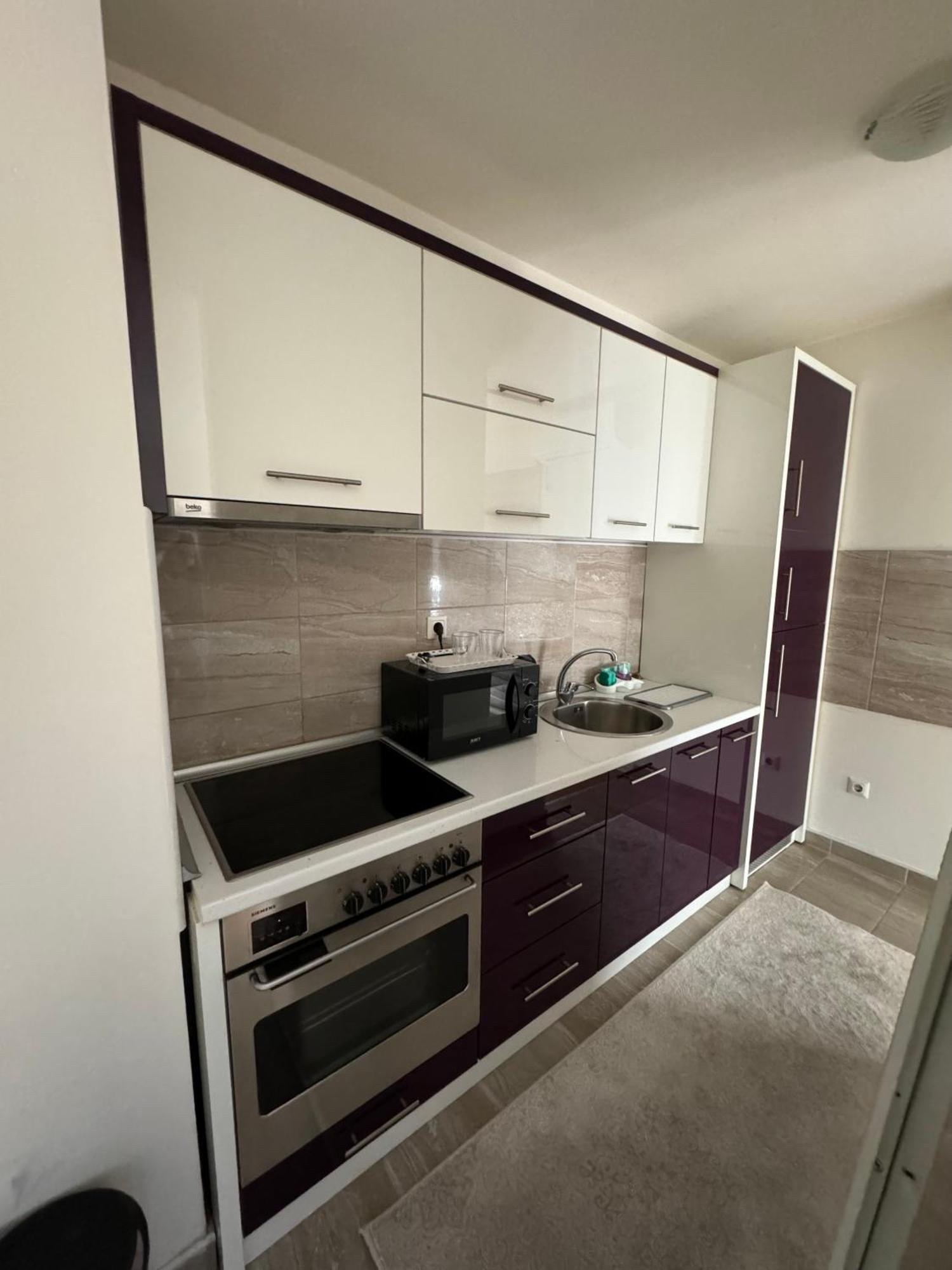 Amina Apartment ทูซลา ภายนอก รูปภาพ